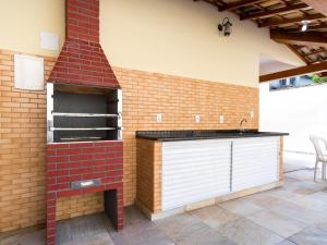 Casa ampla e arejada, com piscina e churrasqueira - 03 dormitórios