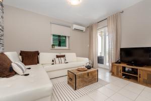 Apartment Cami -Stylish apartment with a beautiful seaview