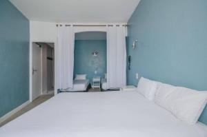 Hotels Abrivado : Grande Chambre Double 