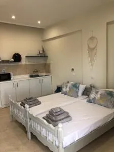 Shades of Zante 1 - Katastárion