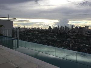 Metropolitan Sidney Smart Style