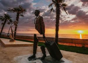 Dreamland Oasis of happiness