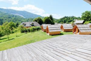 Small wooden houses and Apartments Zgornja Dobrava