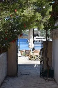 Byron House - Frikes