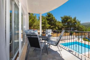 Villa R&B heated pool