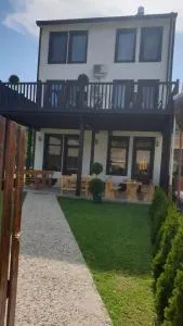 БЯЛАТА КЪЩА - Medevtsi