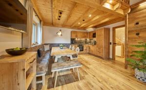 Chalet Dirndl und Buam