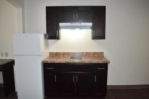 King Suite Non-Smoking with Kitchenette room in Sleep Inn and Suites Chesapeake - Portsmouth