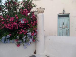 Casa Nostalgia Milos Greece