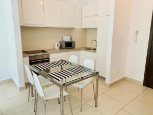 Lavender Bay Apartment F7