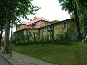 1 star h&ocirc;tel Hotel Pod Platanami Trzebnica Pologne