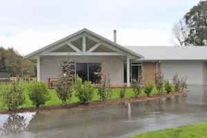 Country Living on Raynes Road - Tamahere