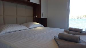 Hausboot Pula - Floating House Water Lily