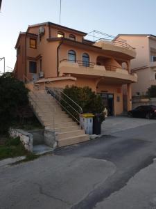 Apartments Damir 2838 