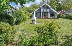 Amazing Home In Rechlin With Kitchen