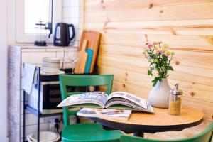 Small folksy studio Kochanowskiego St