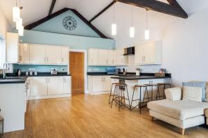 The Beach House - Fully refurbed March 2024