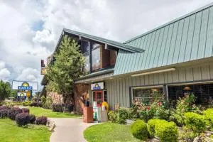 Days Inn by Wyndham Show Low - Springerville