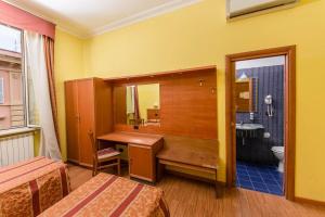 Standard Triple Room room in Friendship Palace