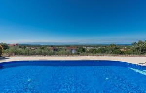 Apartment Viva with shared Pool