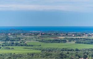 Apartment Viva with shared Pool
