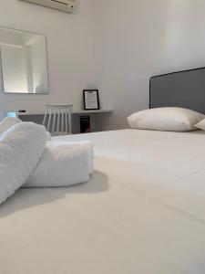 Galini Rooms & Apartments Syros Greece