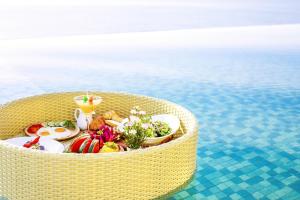 Maximilan Danang Beach Hotel