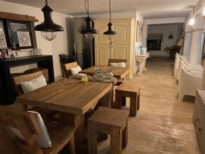 Casa Holandaluzas Marbella near Beach, with salt water Pool and private parking