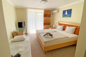 Triple Room with Balcony room in Hotel Jonathan