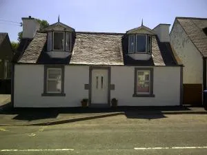 RoSE COTTAGE THREE BEDROOM HOUSE WITH PARKING Easter Special - New Galloway