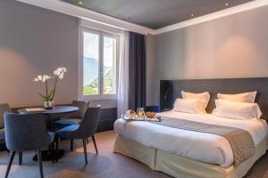 Hotels Golf Hotel : Chambre Quadruple Privilège