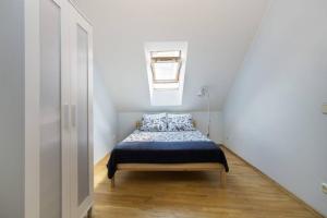 PRIVATE SAUNA & 4 bedrooms Old Town Rooftop Apartment