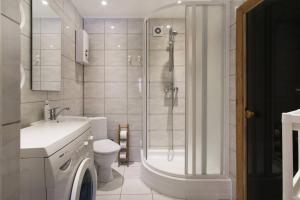 PRIVATE FREE SAUNA & 4 bedrooms Old Town Rooftop Apartment