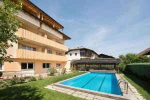 Pensione Penegalblick - 圣米凯莱