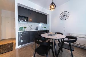 Apartments Adriatic Oasis & Marine View 