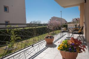 Two-bedroom apartment with garden