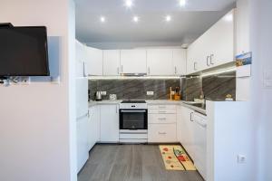 Beautifully renovated flat in superb location
