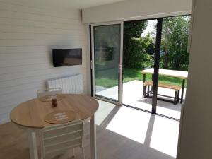 Maisons de vacances ETABLISSEMENT CHEZ JULES : photos des chambres