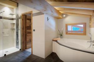 Chalets Chalet Sabaroc - OVO Network : photos des chambres