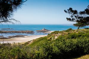 Le Mont de la Pulente, St Brelade JE3 8HE, Jersey, Channel Islands.