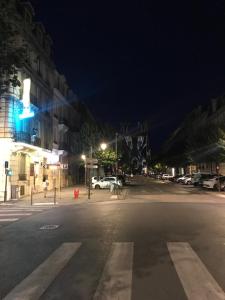 Hotels Hotel De La Cathedrale : photos des chambres