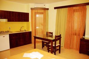 Sandy Suites