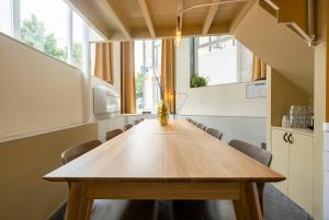 SHWAY - The Red With Pearls