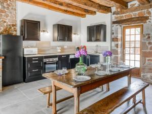 Maisons de vacances Tranquil holiday home with private pool : photos des chambres