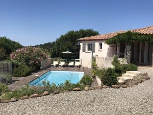 Villas Cozy Villa in Caunes Minervois with Swimming Pool : photos des chambres