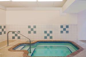 Ramada by Wyndham Plymouth Hotel & Conference Center