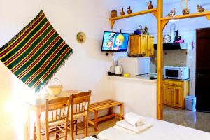 Spiros Rooms Skopelos Greece