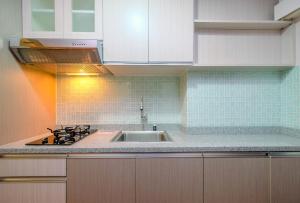 Cozy Studio Apartment at H Residence near MT Haryono By Travelio