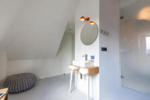 Deluxe Quadruple Room room in the bellhop