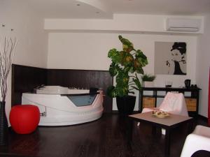 Hotel Paradise Airport